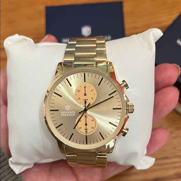 Invicta Gold Chronograph Men's Watch - Picture 4 of 5